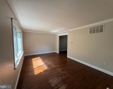 126 Morris Street - Photo Thumbnail 9
