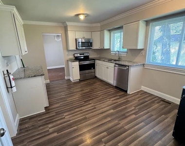 126 Morris Street - Photo Thumbnail 2