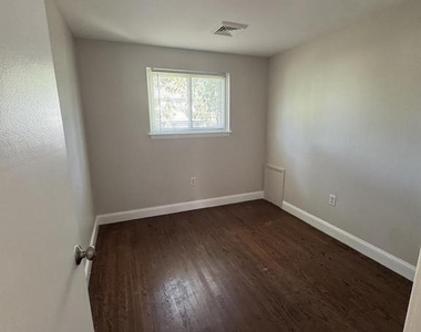 126 Morris Street - Photo Thumbnail 14