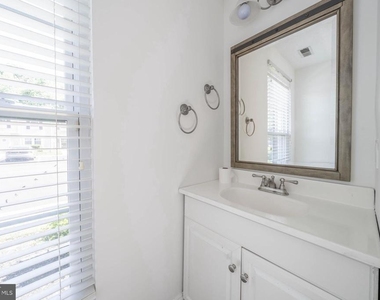 10 Forestview Court - Photo Thumbnail 7