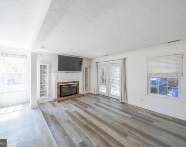 10 Forestview Court - Photo Thumbnail 2