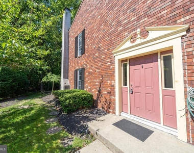 10 Forestview Court - Photo Thumbnail 1