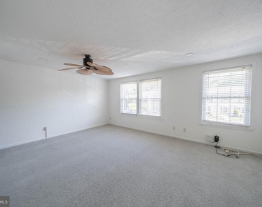 10 Forestview Court - Photo Thumbnail 8