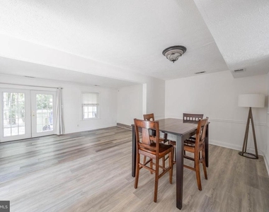 10 Forestview Court - Photo Thumbnail 4