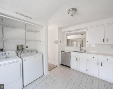 10 Forestview Court - Photo Thumbnail 5