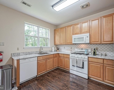 7503 Juniper Lane - Photo Thumbnail 12