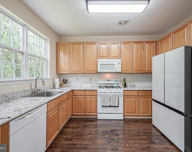 7503 Juniper Lane - Photo Thumbnail 10