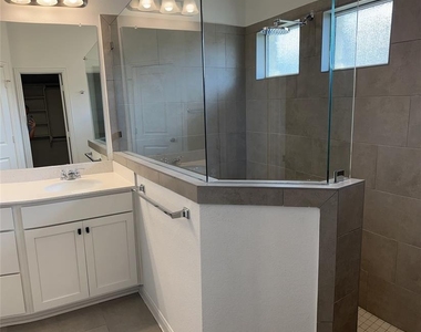 521 Panzano Dr - Photo Thumbnail 14