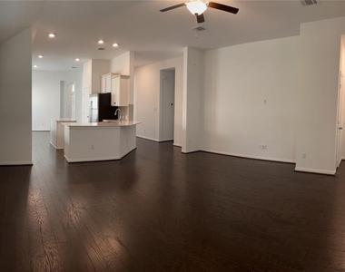 521 Panzano Dr - Photo Thumbnail 3