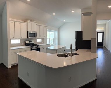 521 Panzano Dr - Photo Thumbnail 5