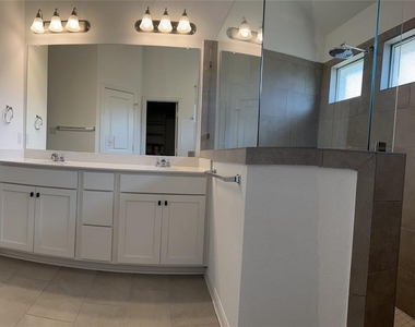 521 Panzano Dr - Photo Thumbnail 13