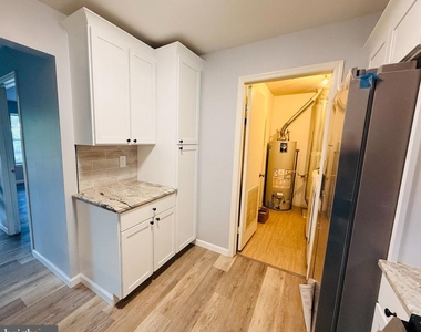4405 Waterperry Court - Photo Thumbnail 10