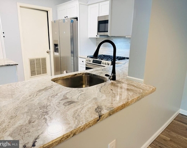 4405 Waterperry Court - Photo Thumbnail 9