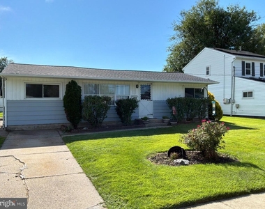 604 N Coles Avenue - Photo Thumbnail 2