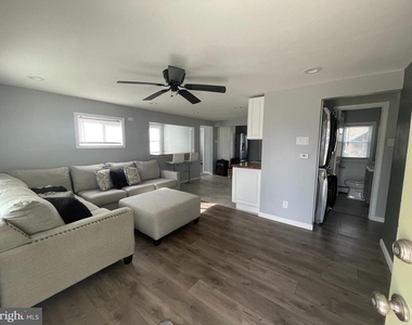 221 County Avenue - Photo Thumbnail 2