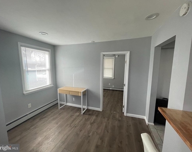 221 County Avenue - Photo Thumbnail 8