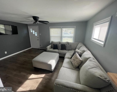 221 County Avenue - Photo Thumbnail 3