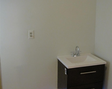 2106 W 7th St - Photo Thumbnail 5