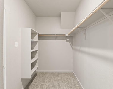 237 Ashford St - Photo Thumbnail 19