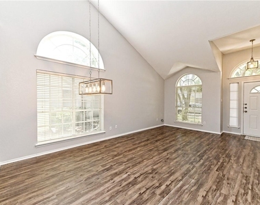 3512 Texas Topaz Dr - Photo Thumbnail 2
