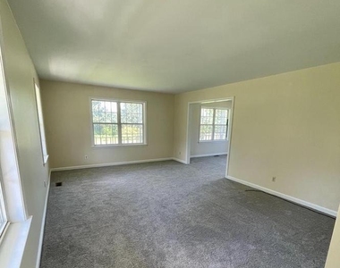 22078 Indian Bridge Road - Photo Thumbnail 3