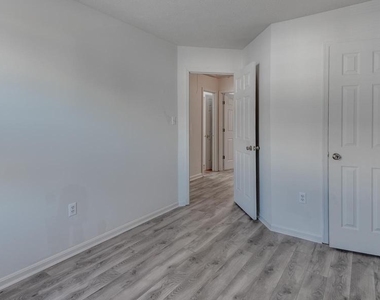 46101 Lucca Way - Photo Thumbnail 9
