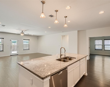 964 Naranjo Dr - Photo Thumbnail 5