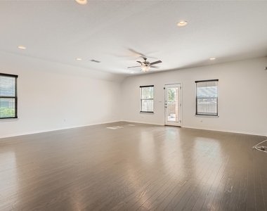 964 Naranjo Dr - Photo Thumbnail 6