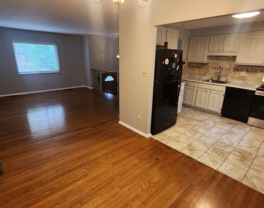 1602 Elson Street - Photo Thumbnail 9