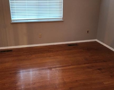 1602 Elson Street - Photo Thumbnail 19
