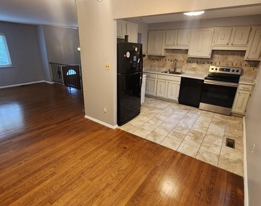1602 Elson Street - Photo Thumbnail 11