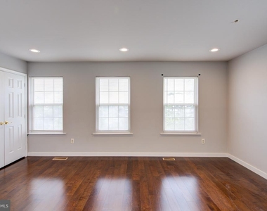 4304 Applegate Lane - Photo Thumbnail 19