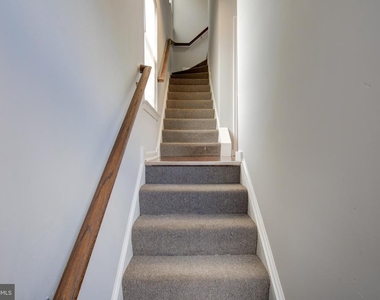 4304 Applegate Lane - Photo Thumbnail 16