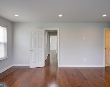 4304 Applegate Lane - Photo Thumbnail 21