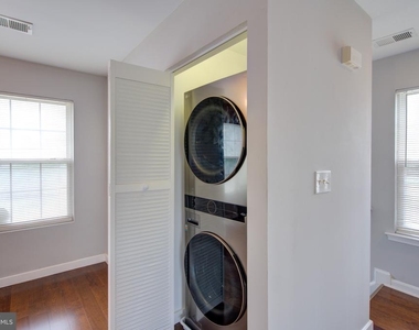 4304 Applegate Lane - Photo Thumbnail 15
