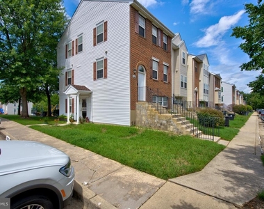 4304 Applegate Lane - Photo Thumbnail 2