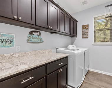 13800 Lyndhurst St - Photo Thumbnail 19