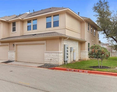 13800 Lyndhurst St - Photo Thumbnail 22