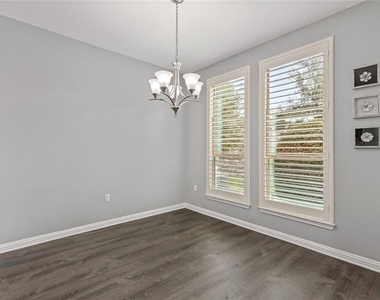 13800 Lyndhurst St - Photo Thumbnail 9