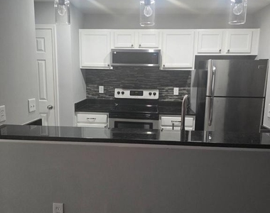 9605 Lake Pointe Court - Photo Thumbnail 9