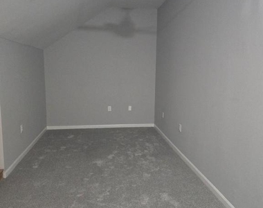 9605 Lake Pointe Court - Photo Thumbnail 20