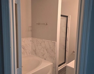 9605 Lake Pointe Court - Photo Thumbnail 7