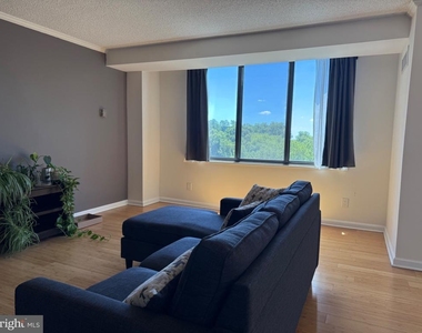 5225 Pooks Hill Road - Photo Thumbnail 7