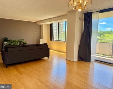 5225 Pooks Hill Road - Photo Thumbnail 17