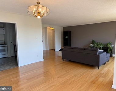 5225 Pooks Hill Road - Photo Thumbnail 18