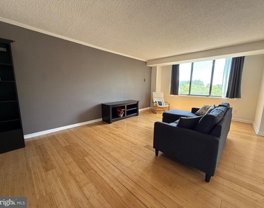 5225 Pooks Hill Road - Photo Thumbnail 23