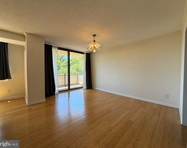 5225 Pooks Hill Road - Photo Thumbnail 5