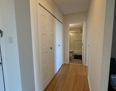 5225 Pooks Hill Road - Photo Thumbnail 8