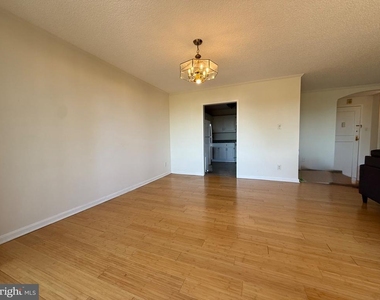 5225 Pooks Hill Road - Photo Thumbnail 15