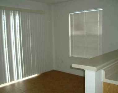 154 Shady Bluff Dr - Photo Thumbnail 4